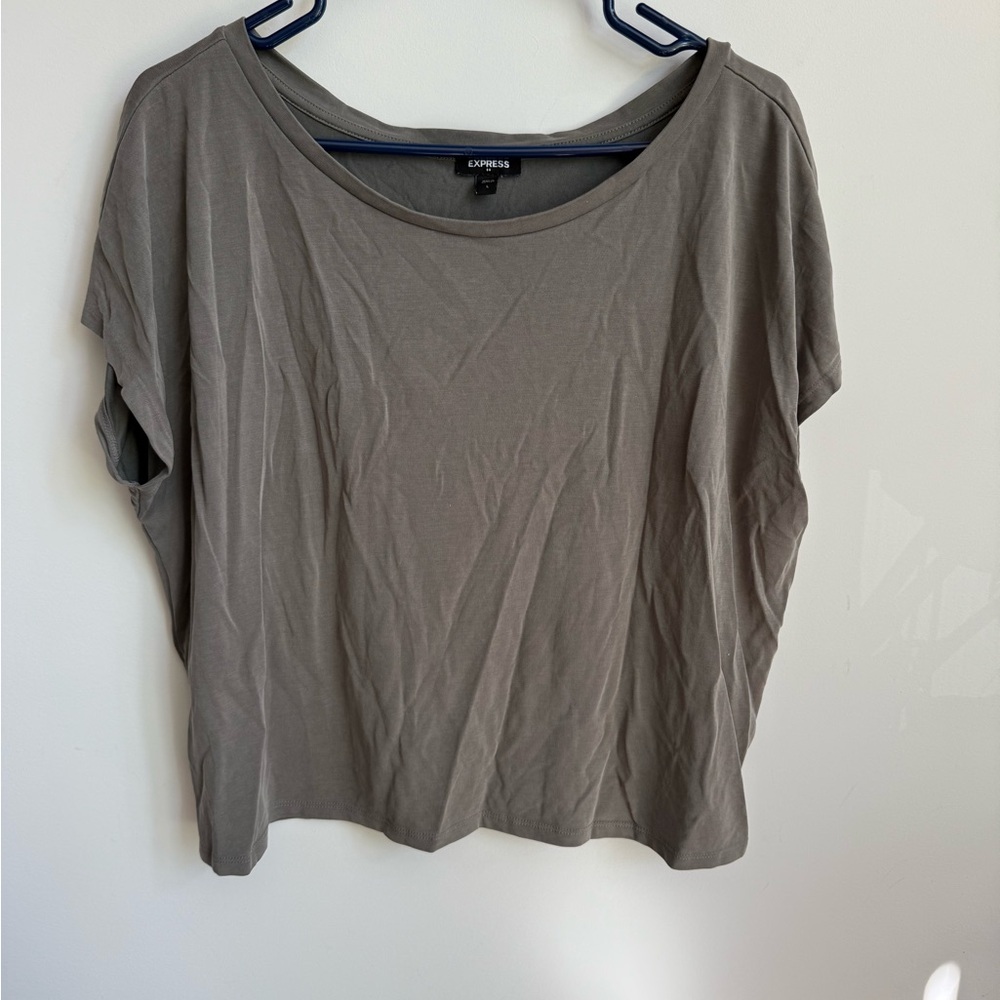 Express olive t shirt